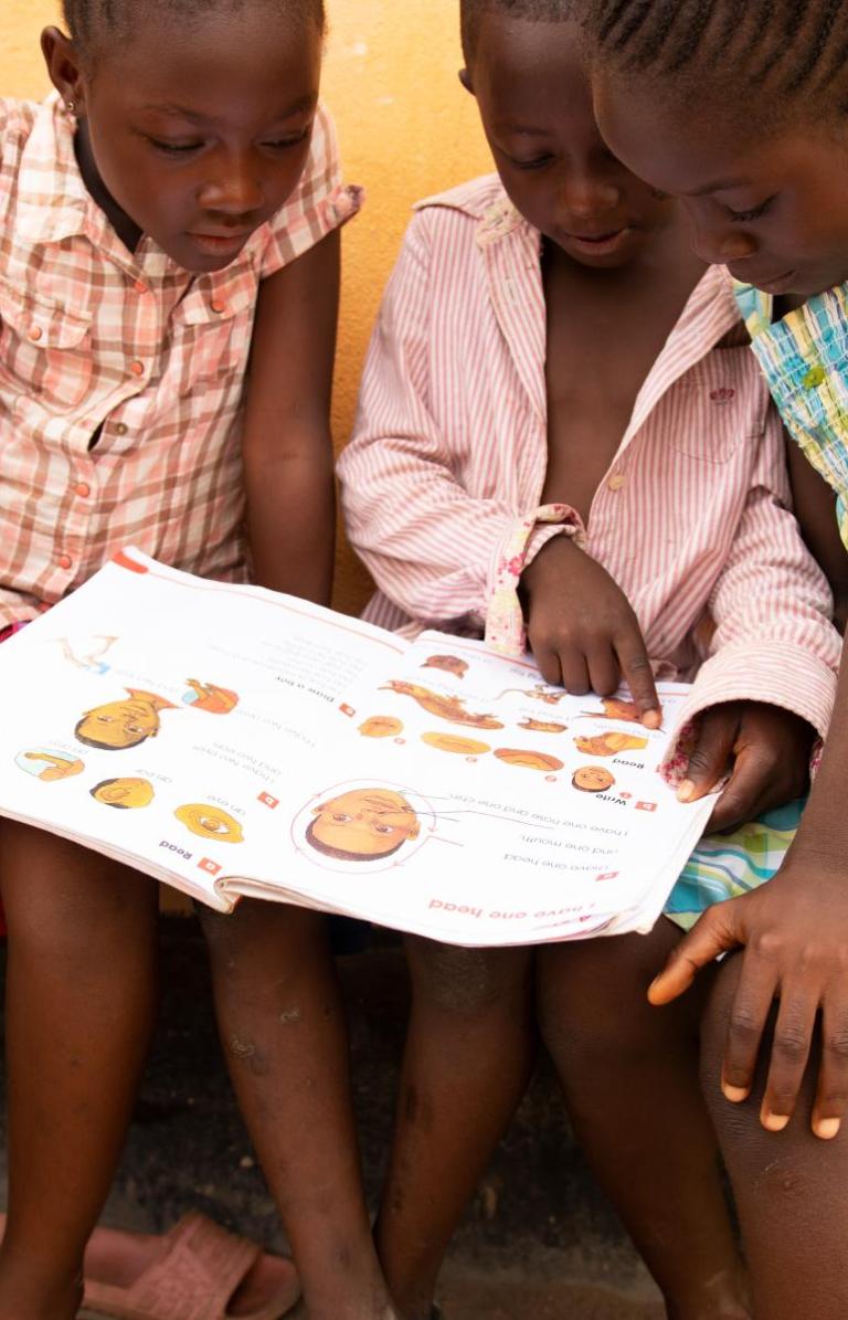 children reading